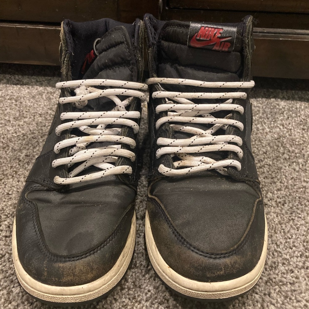 Air Jordan 1 OG “Black Gym Red” - Size 7Y